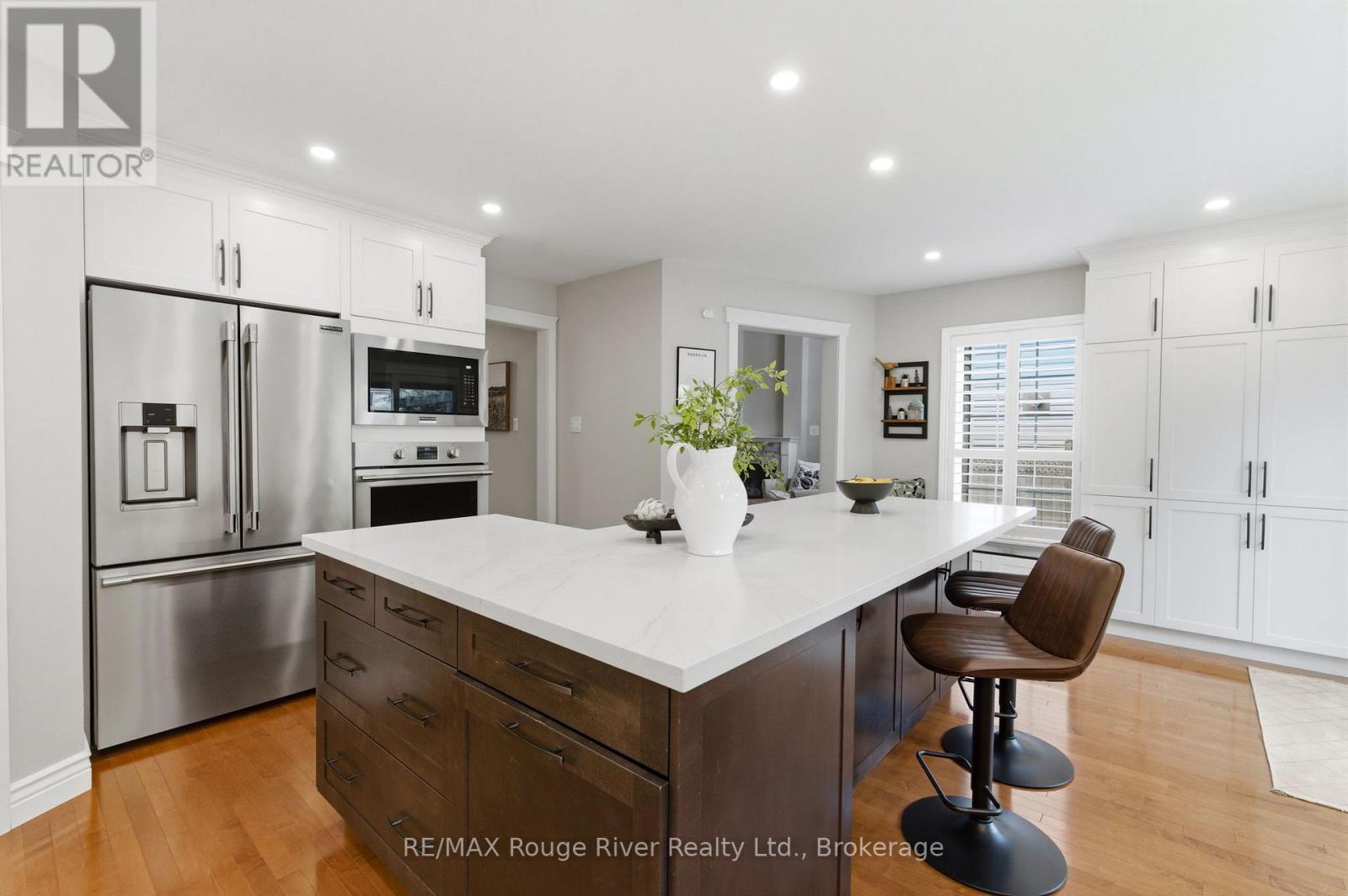 1 Sturgess Crescent, Whitby, Ontario  L1M 1J9 - Photo 11 - E13156962