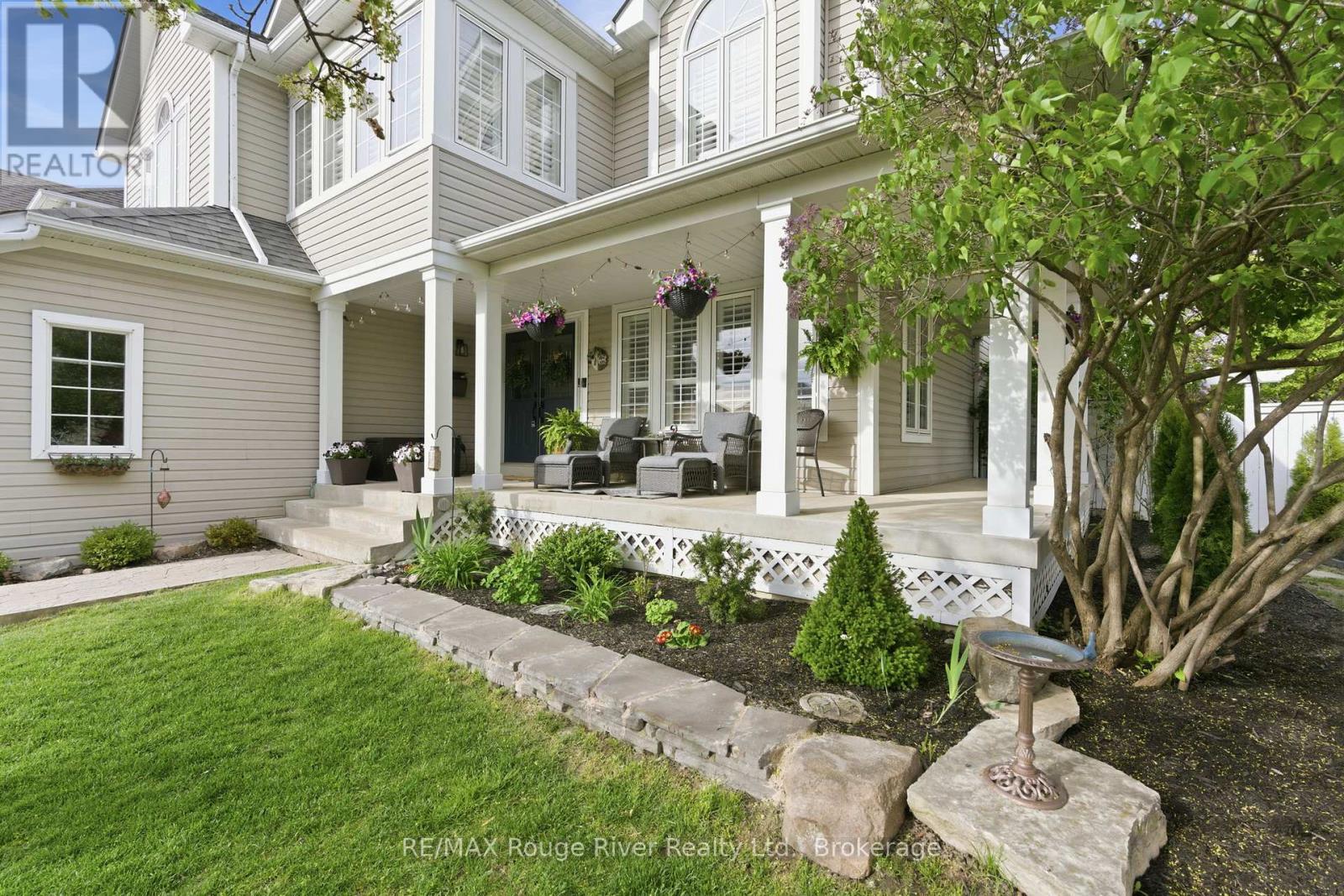 1 Sturgess Crescent, Whitby, Ontario  L1M 1J9 - Photo 2 - E13156962
