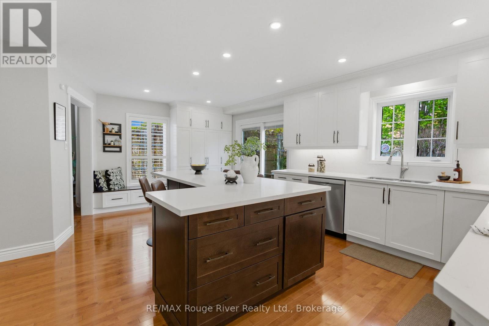 1 Sturgess Crescent, Whitby, Ontario  L1M 1J9 - Photo 9 - E13156962