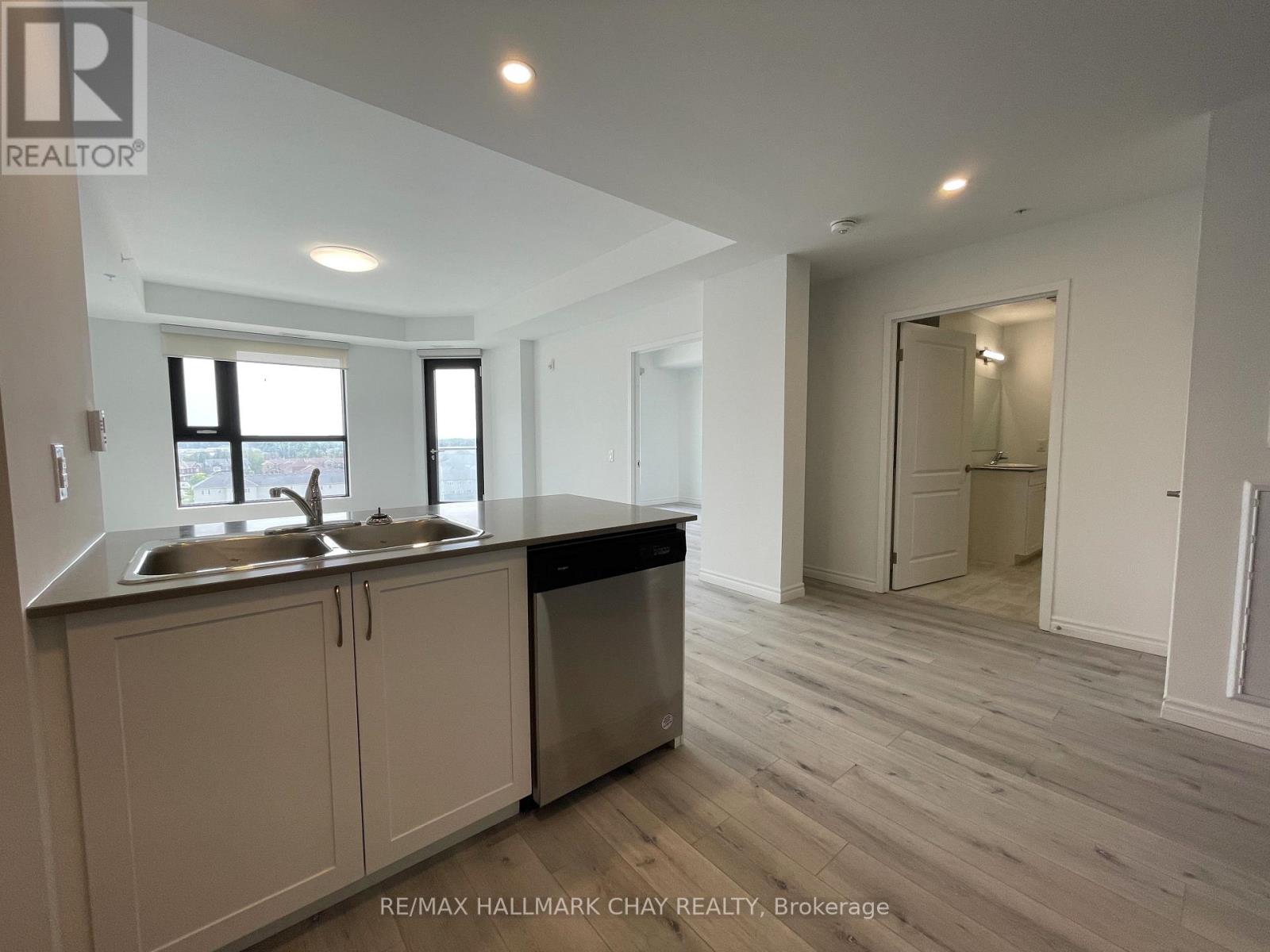 412 - 30 Hanmer Street W, Barrie (West Bayfield), Ontario  L4N 0J8 - Photo 8 - S13156640