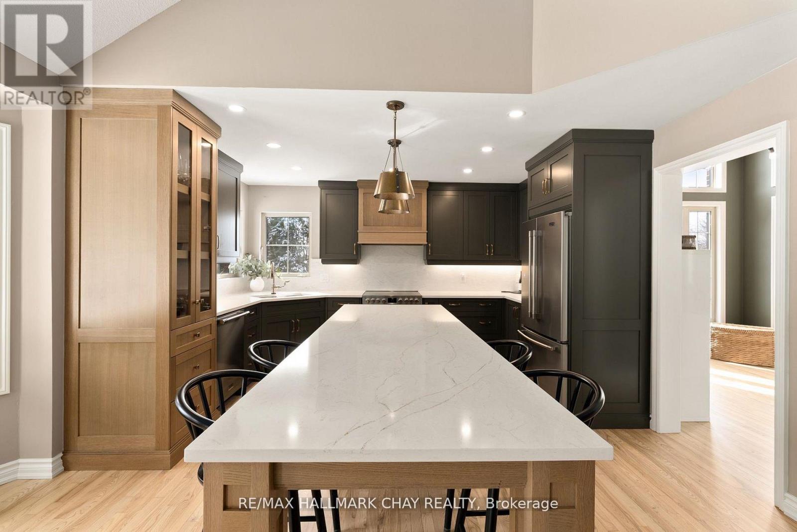 32 Forest Hill Drive, Springwater (Midhurst), Ontario  L0L 1X0 - Photo 13 - S13156772