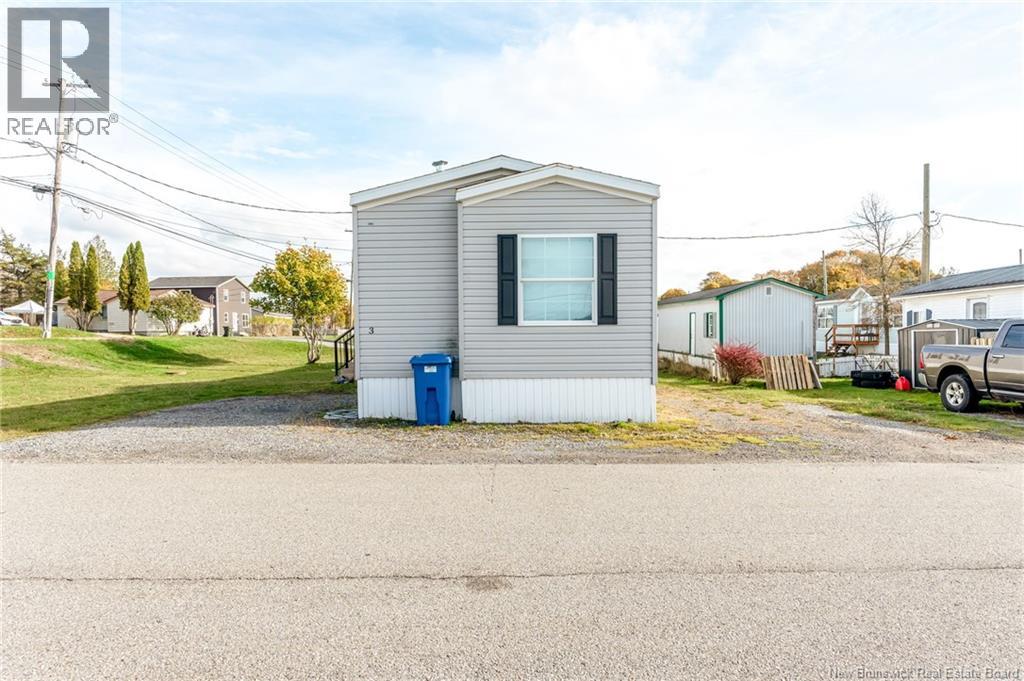 3 Daisy Street, Saint John, New Brunswick  E2M 5M9 - Photo 3 - NB140044