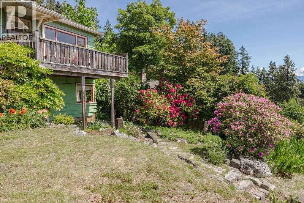 466 Central Avenue, Gibsons, British Columbia  V0N 1V1 - Photo 3 - R3110456