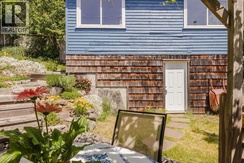 466 Central Avenue, Gibsons, British Columbia  V0N 1V1 - Photo 31 - R3110456