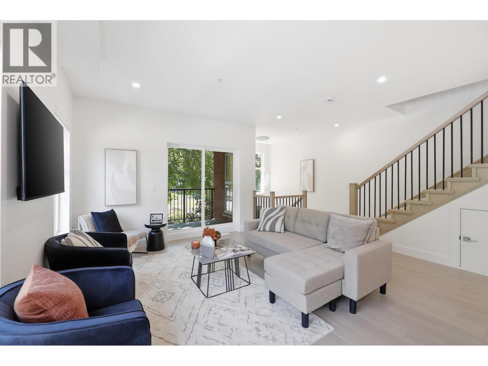 404 2427 Mary Hill Road, Port Coquitlam, British Columbia  V3C 3A9 - Photo 4 - R3103354