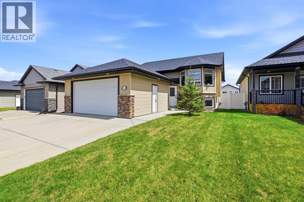 114 Stephenson Crescent, Red Deer, Alberta  T4R 0L6 - Photo 2 - A2313260
