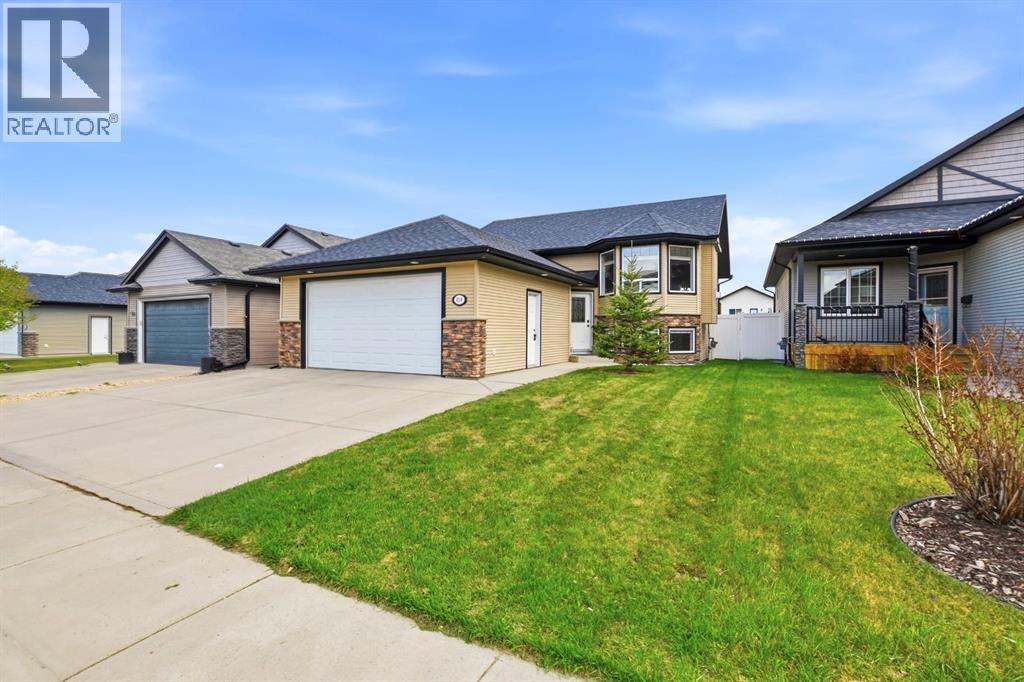 114 Stephenson Crescent, Red Deer, Alberta  T4R 0L6 - Photo 1 - A2313260