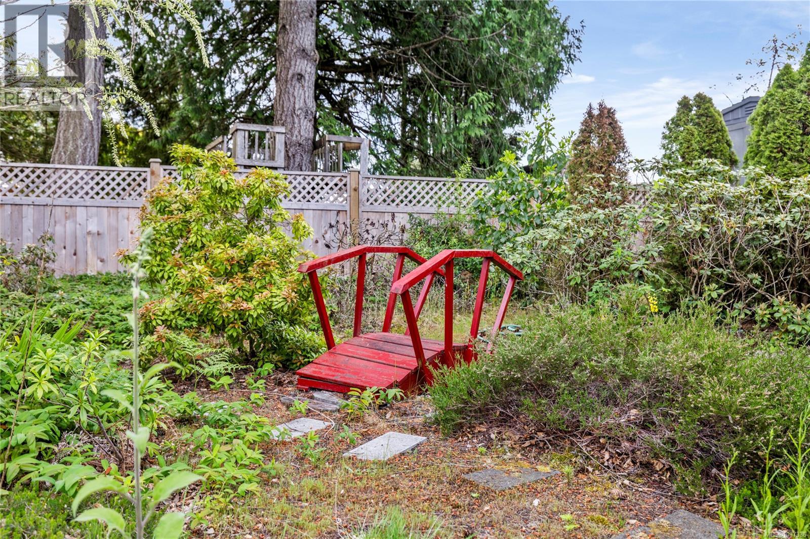 580 Dogwood Rd, Qualicum Beach, British Columbia  V9K 1B1 - Photo 7 - 1037336