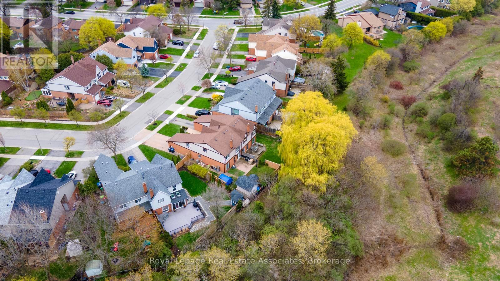 4237 Trellis Crescent, Mississauga, Ontario  L5L 2M1 - Photo 42 - W13156590