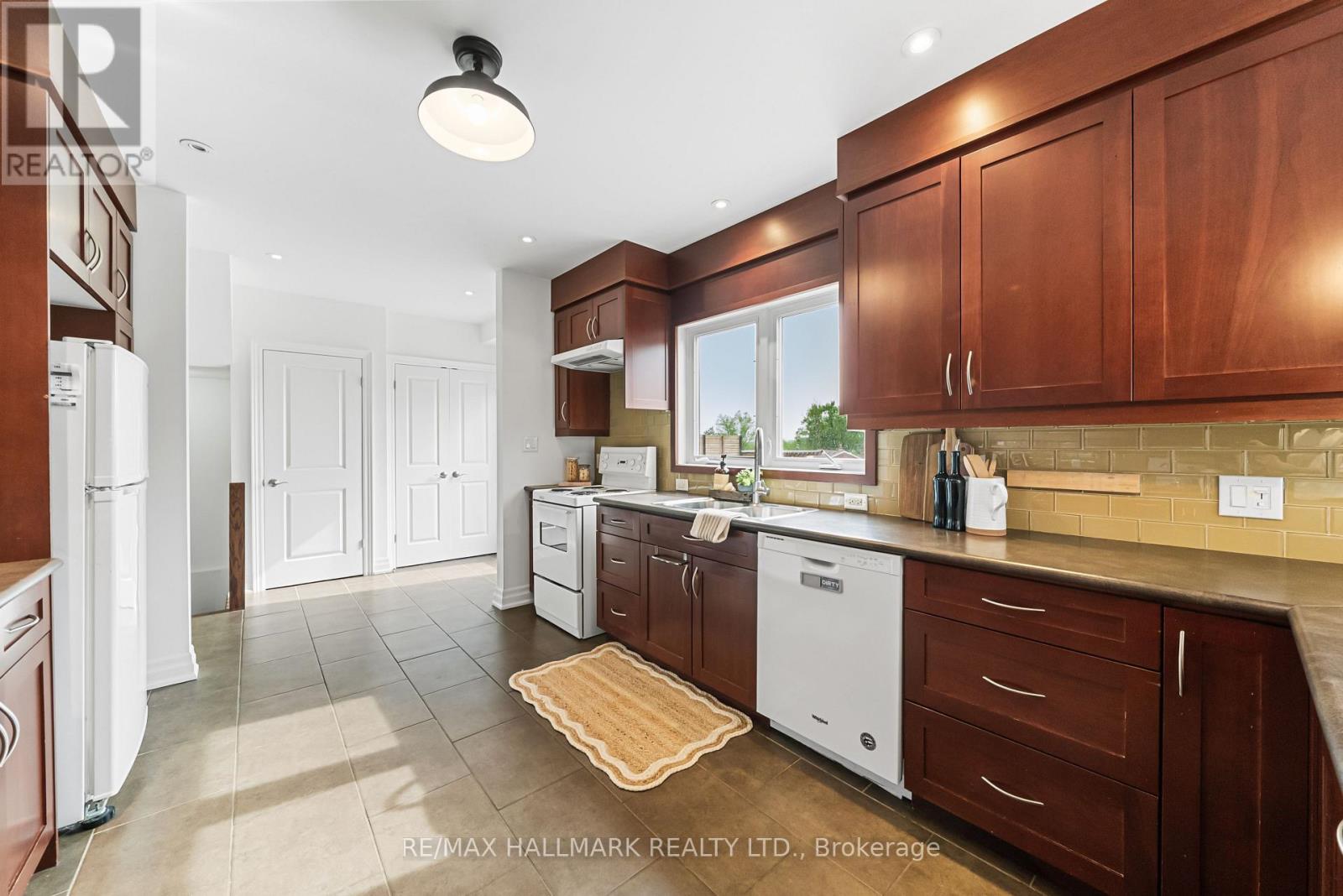 108 Lexfield Avenue, Toronto, Ontario  M3M 1M8 - Photo 13 - W13156628