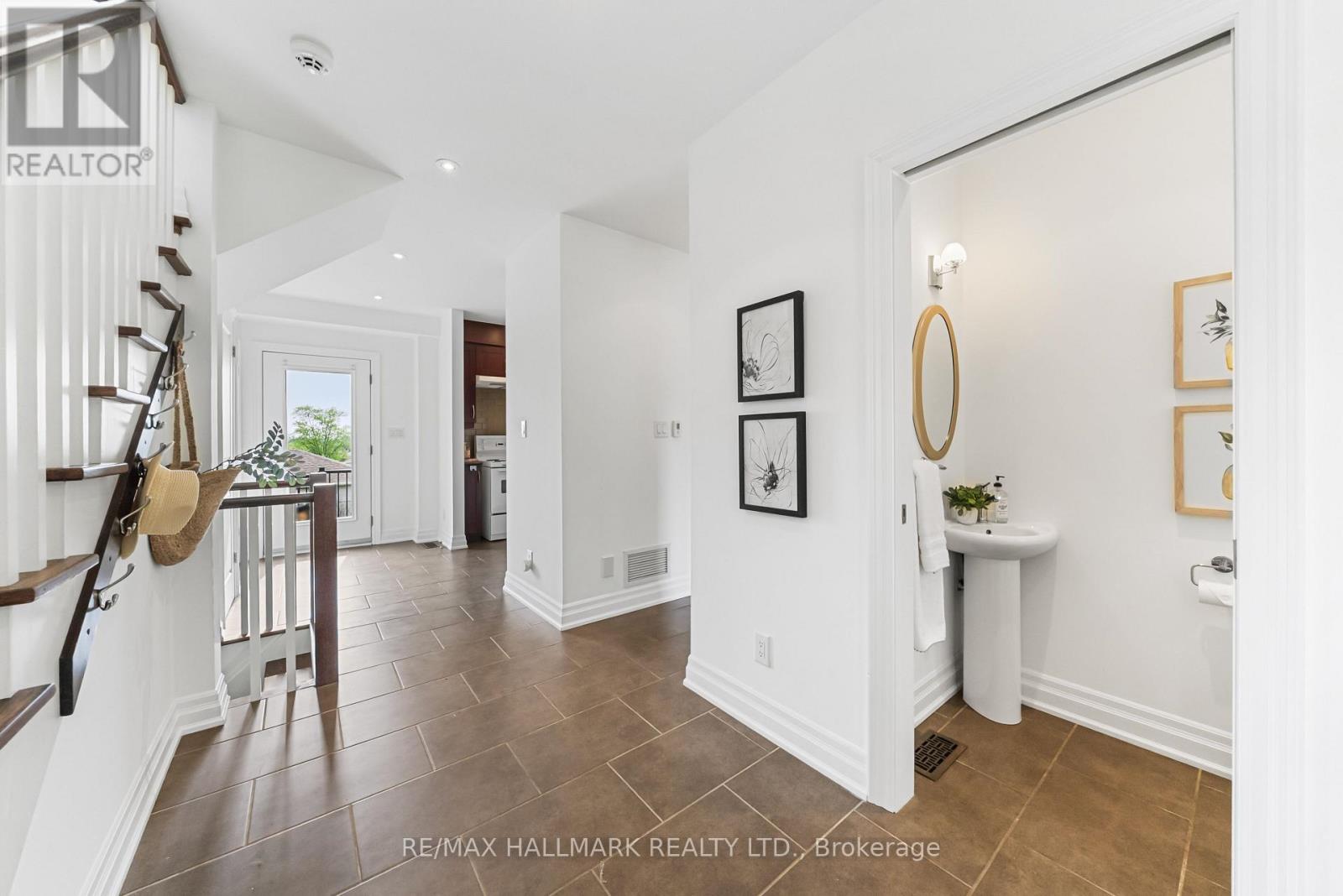 108 Lexfield Avenue, Toronto, Ontario  M3M 1M8 - Photo 5 - W13156628