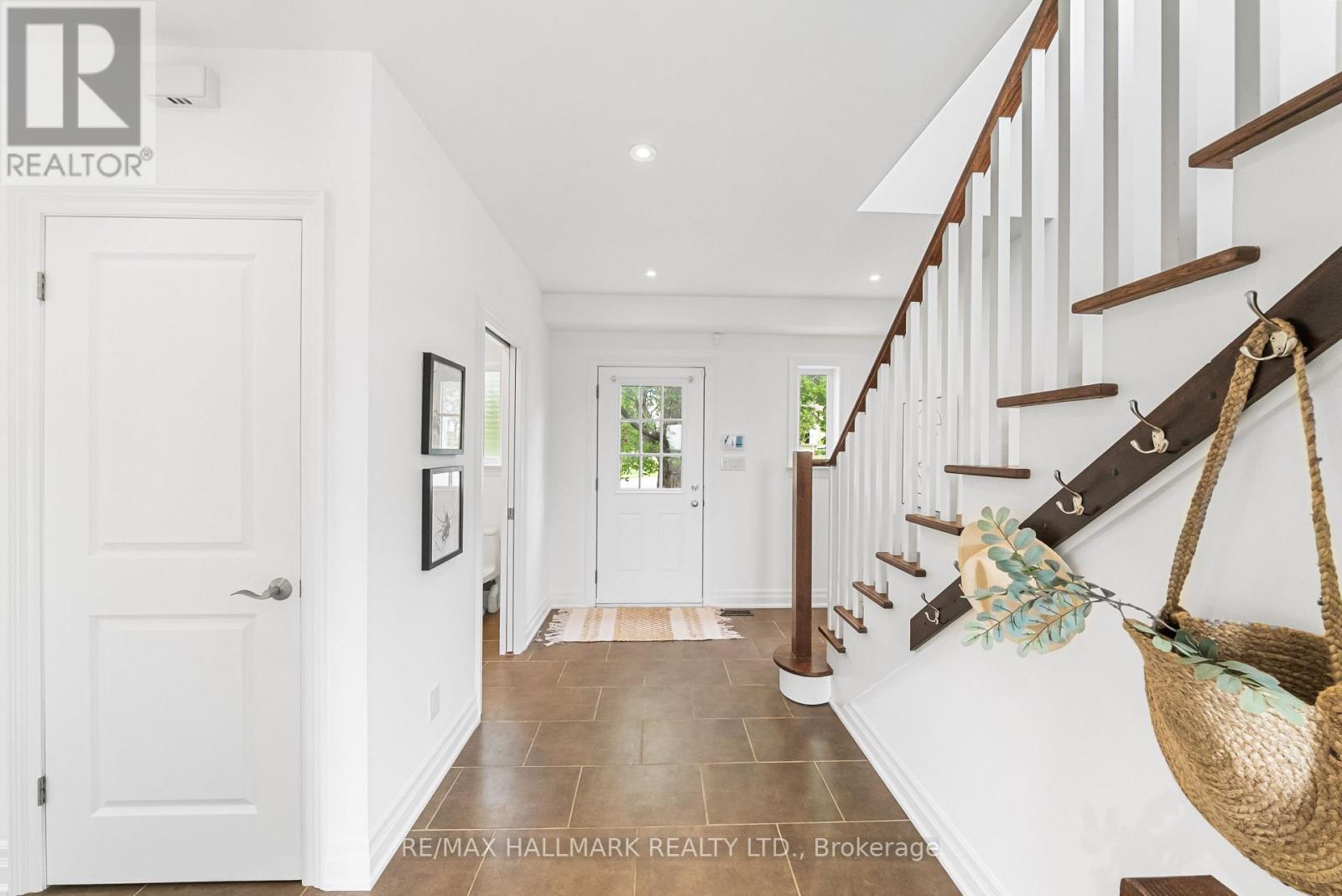 108 Lexfield Avenue, Toronto, Ontario  M3M 1M8 - Photo 6 - W13156628