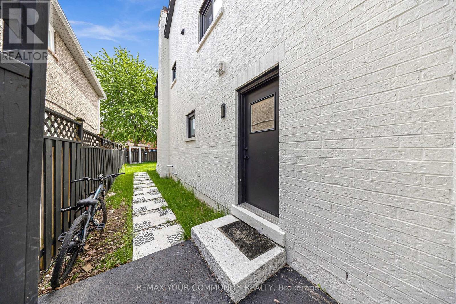 2666 Burnford Trail, Mississauga, Ontario  L5M 5E1 - Photo 41 - W13156636