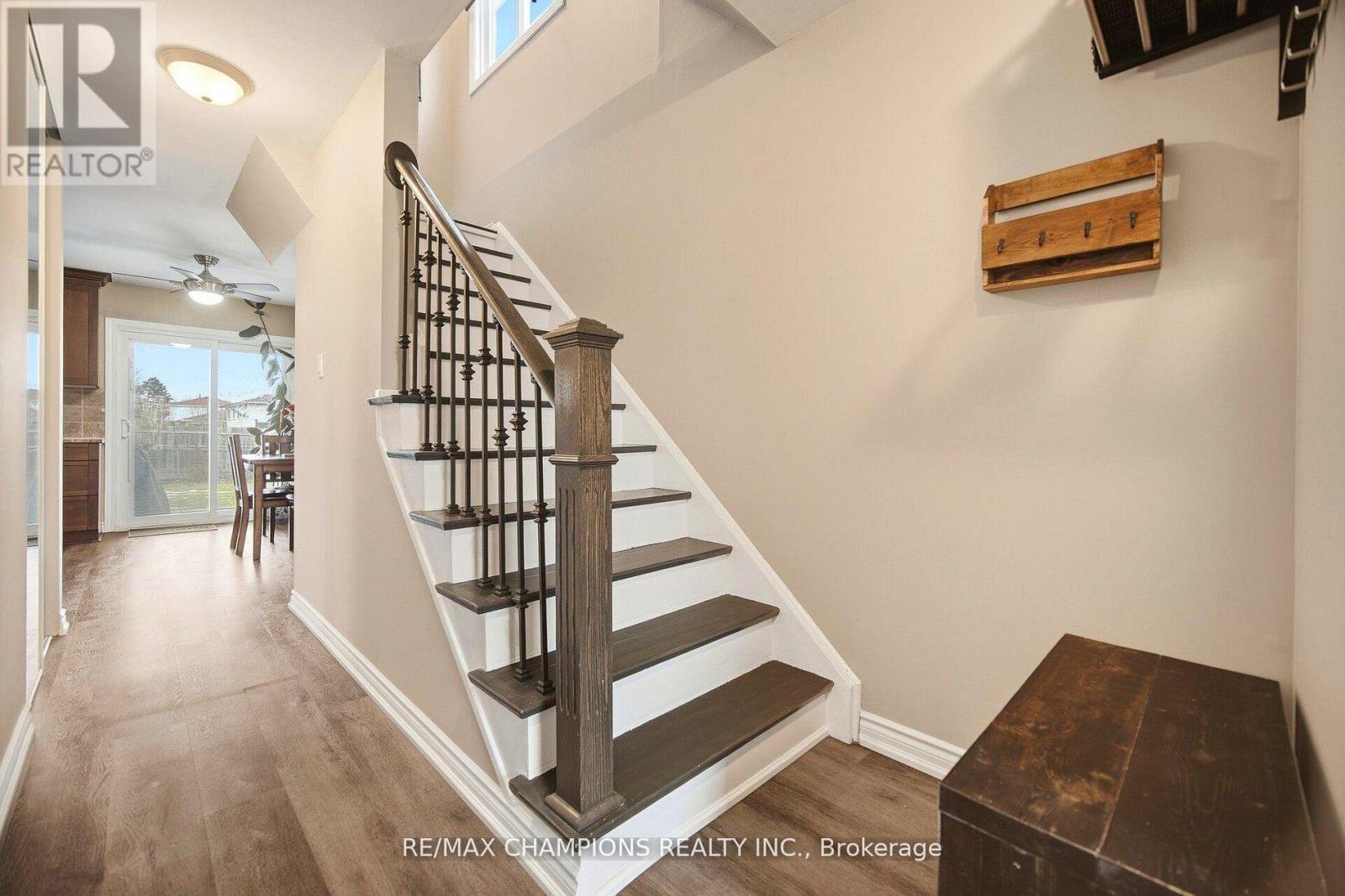 64 Greenbriar Road, Brampton, Ontario  L6S 2A5 - Photo 10 - W13156660