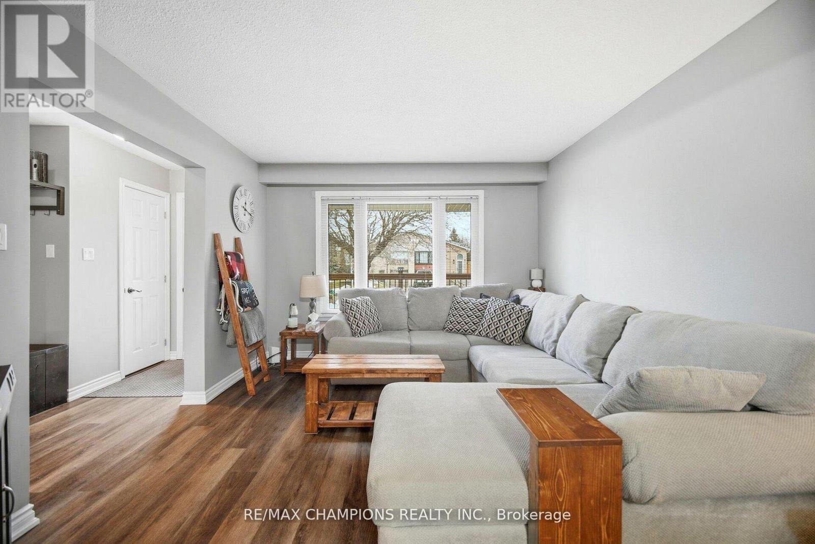 64 Greenbriar Road, Brampton, Ontario  L6S 2A5 - Photo 3 - W13156660
