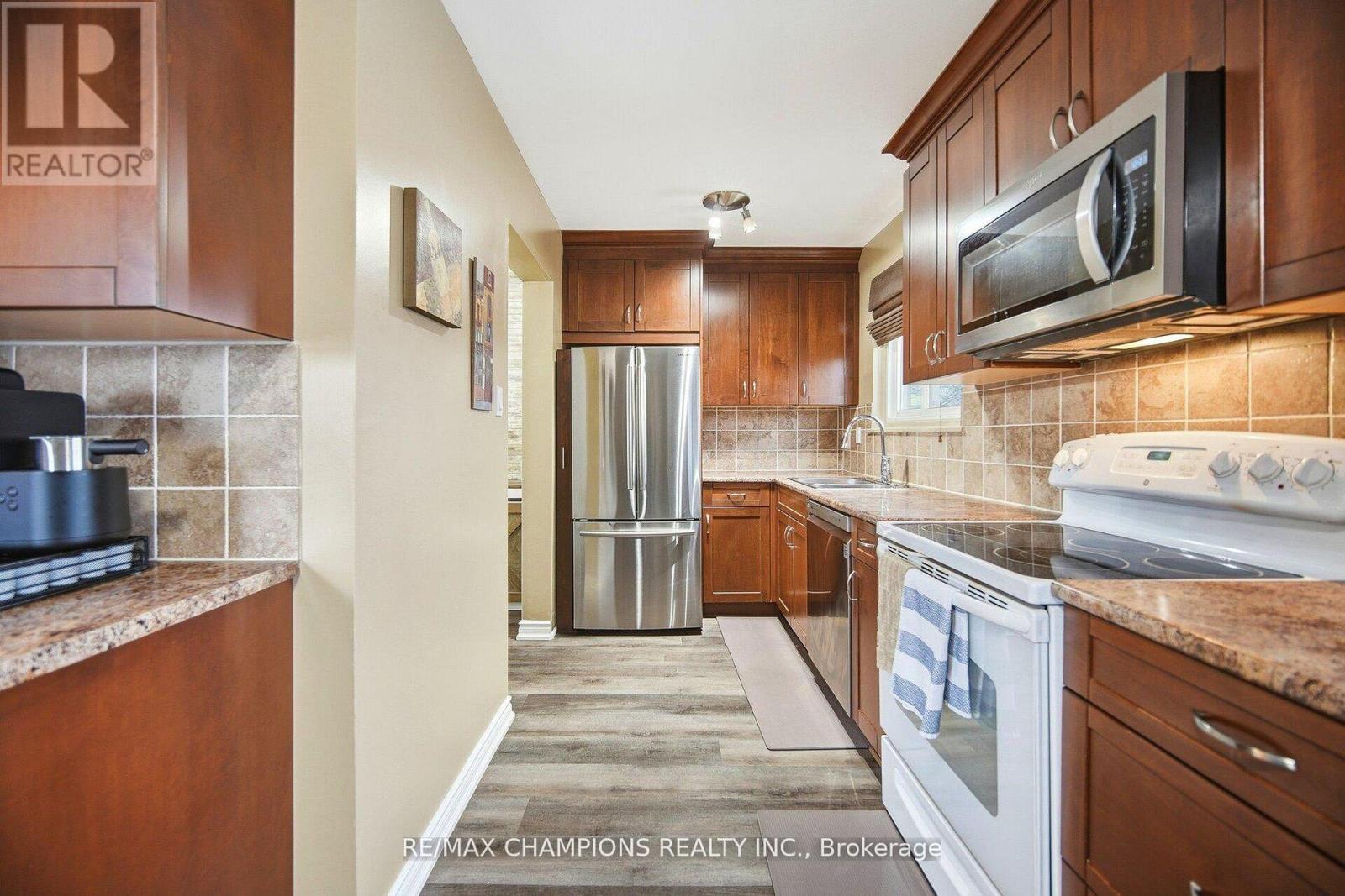 64 Greenbriar Road, Brampton, Ontario  L6S 2A5 - Photo 6 - W13156660