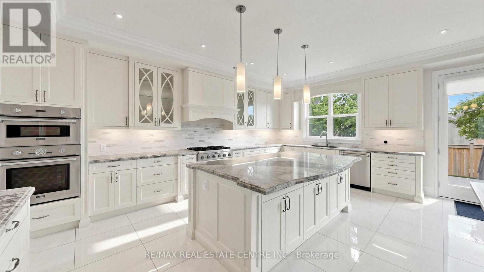 1496 Mansfield Drive, Oakville (Cp College Park), Ontario  L6H 1K4 - Photo 11 - W13156780