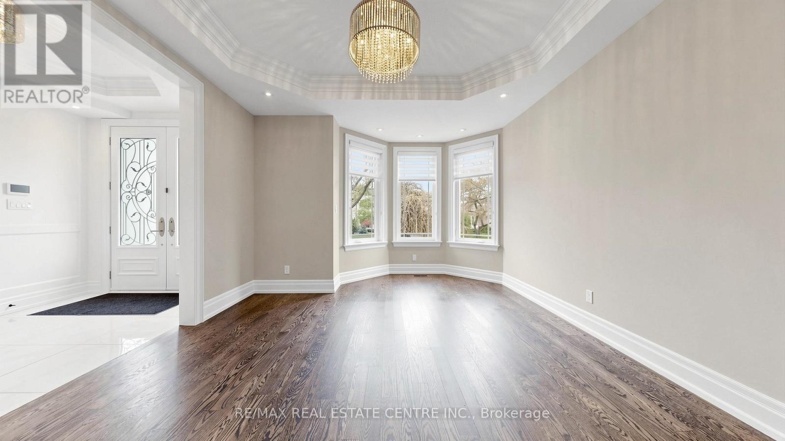 1496 Mansfield Drive, Oakville (Cp College Park), Ontario  L6H 1K4 - Photo 3 - W13156780