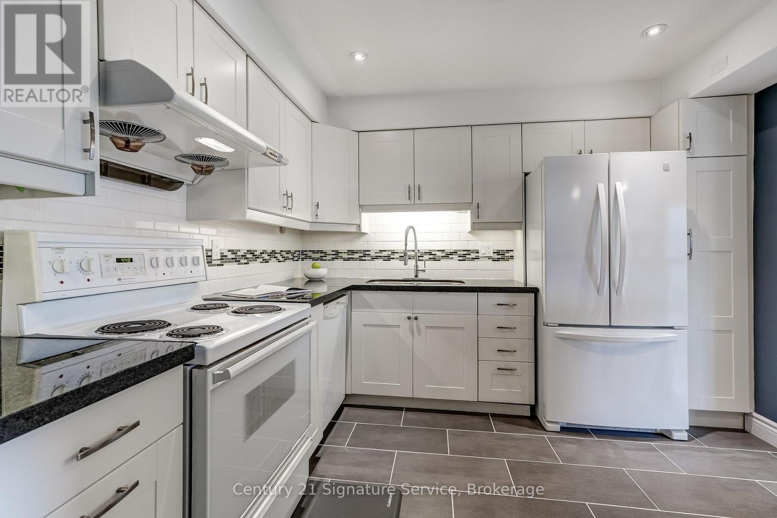 54 - 1951 Rathburn Road E, Mississauga, Ontario L4W 2N9 - Photo 14 - W13156808