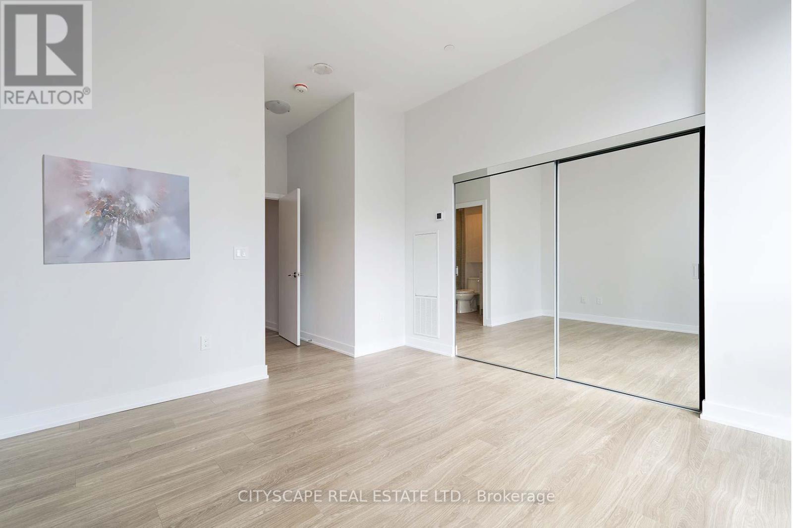 426 - 430 Square One Drive, Mississauga, Ontario  L5B 0L6 - Photo 18 - W13156834
