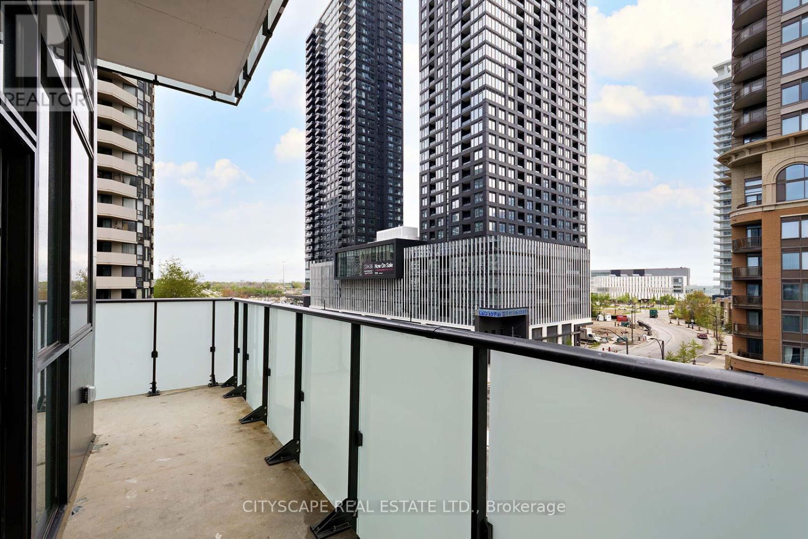 426 - 430 Square One Drive, Mississauga, Ontario  L5B 0L6 - Photo 7 - W13156834