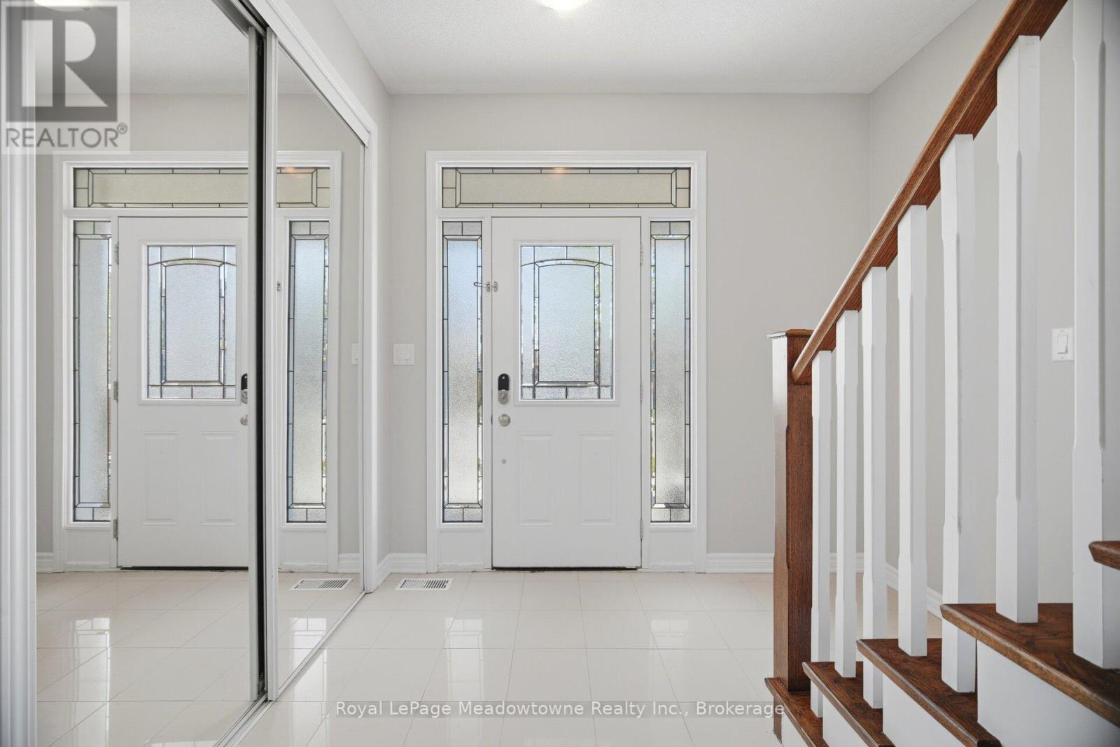 1518 Clitherow Street, Milton, Ontario  L9E 0B1 - Photo 3 - W13156930
