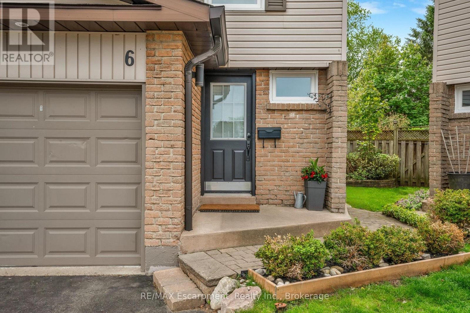 6 - 2411 Sovereign Street, Oakville, Ontario  L6L 1M1 - Photo 2 - W13156976