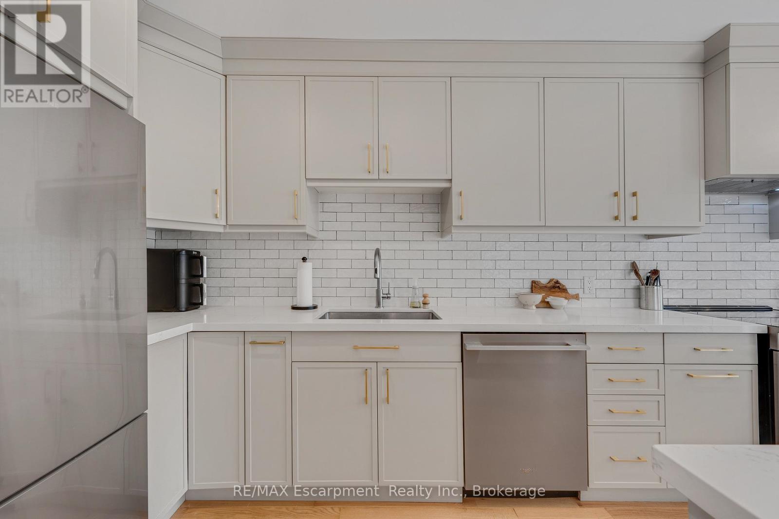 6 - 2411 Sovereign Street, Oakville, Ontario  L6L 1M1 - Photo 9 - W13156976
