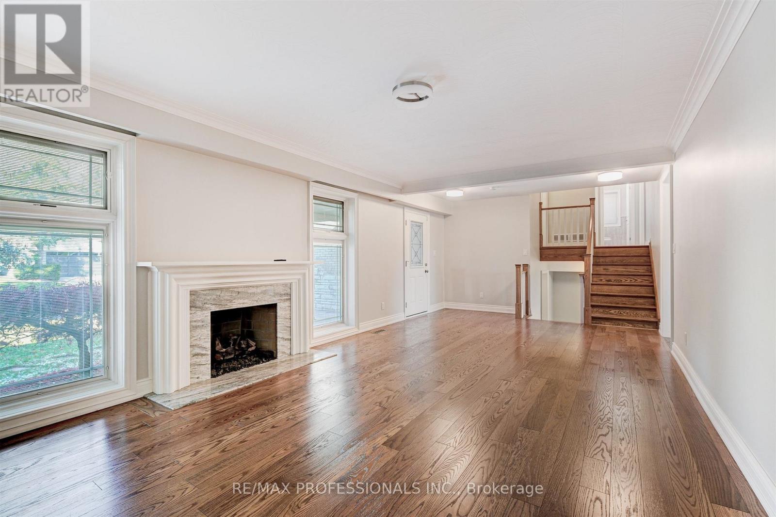 64 Ravensbourne Crescent, Toronto, Ontario  M9A 2A8 - Photo 6 - W13156868