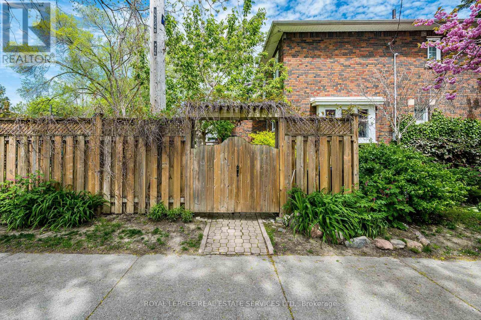 74 Sixth Street, Toronto, Ontario  M8V 3A3 - Photo 38 - W13156886
