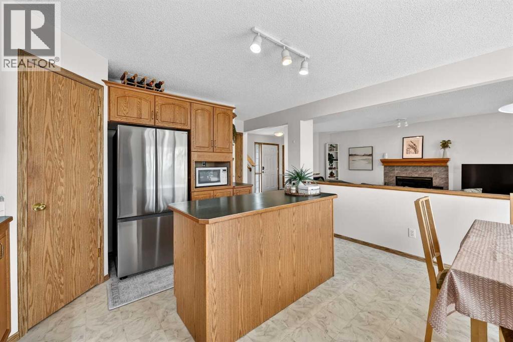 112 Hidden Ranch Crescent NW, Calgary, Alberta  T3A 5W3 - Photo 13 - A2313071