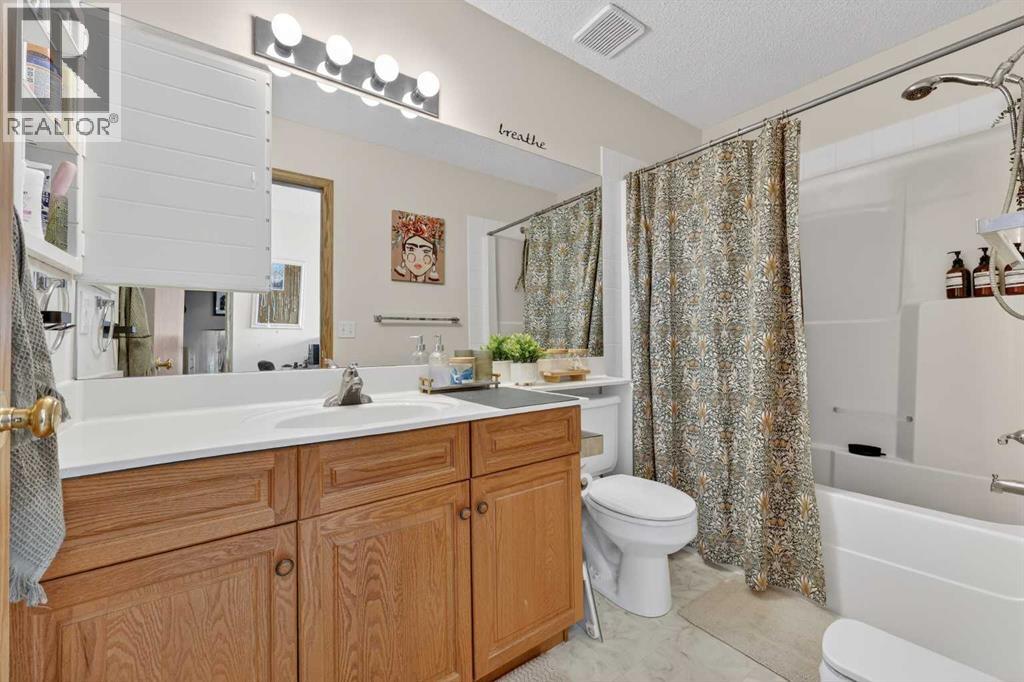 112 Hidden Ranch Crescent NW, Calgary, Alberta  T3A 5W3 - Photo 29 - A2313071