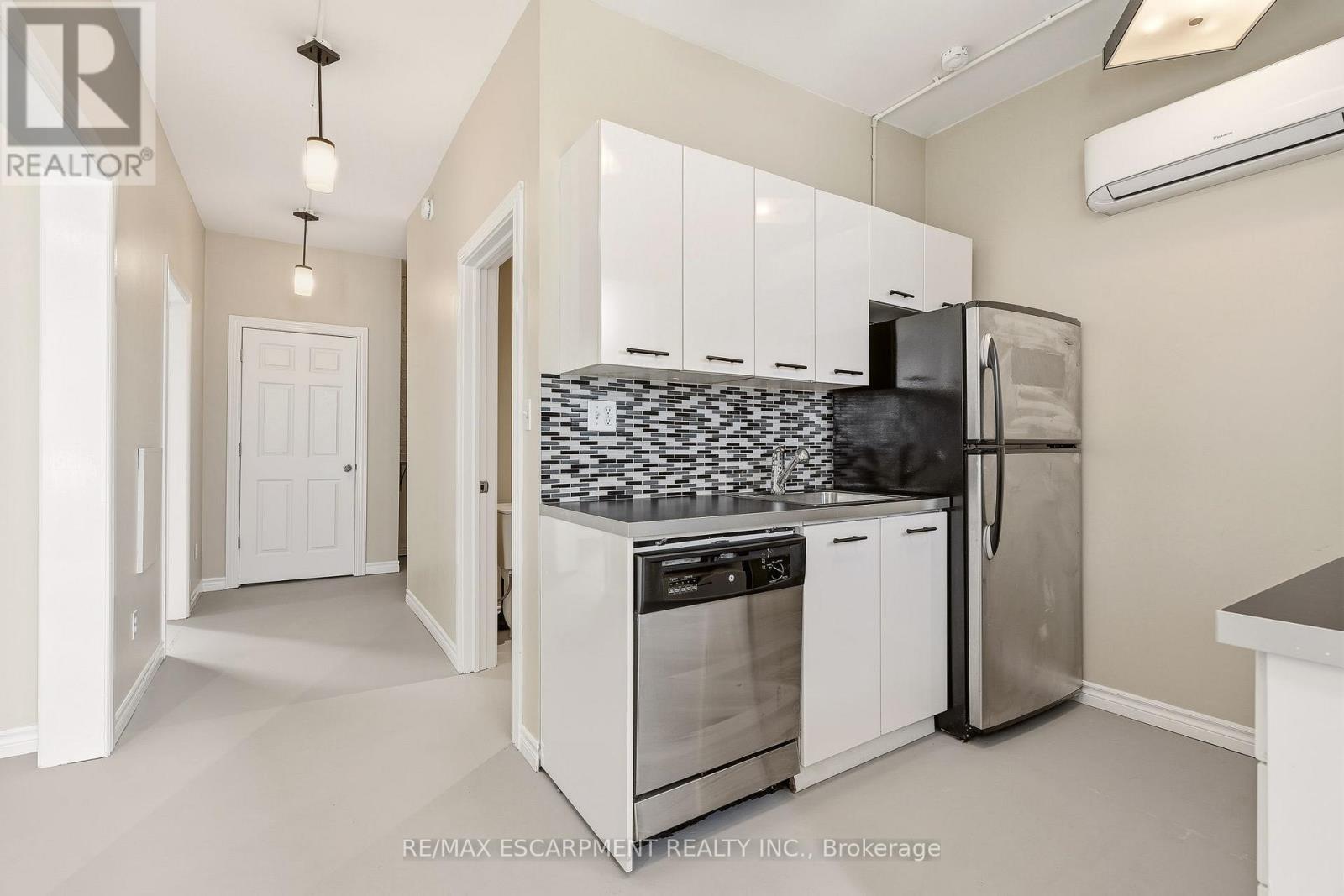 192 Catharine Street, Hamilton, Ontario L8N 2K3 - Photo 4 - X13156726