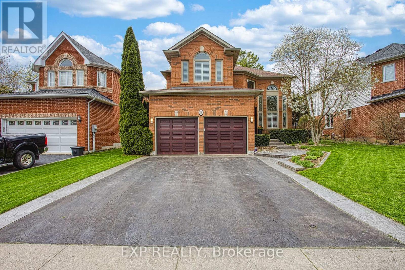 5 Shetland Drive, Hamilton, Ontario  L8B 0N9 - Photo 2 - X13156762