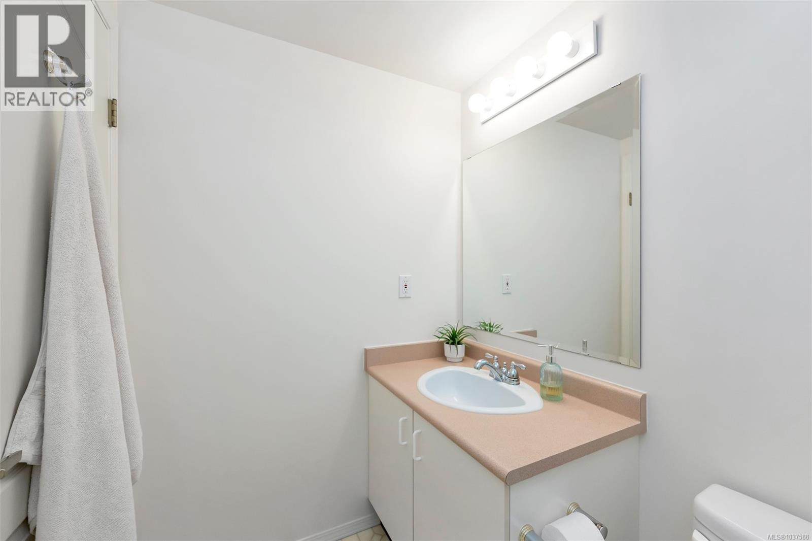 204 9710 Second St, Sidney, British Columbia  V8L 3C4 - Photo 30 - 1037588