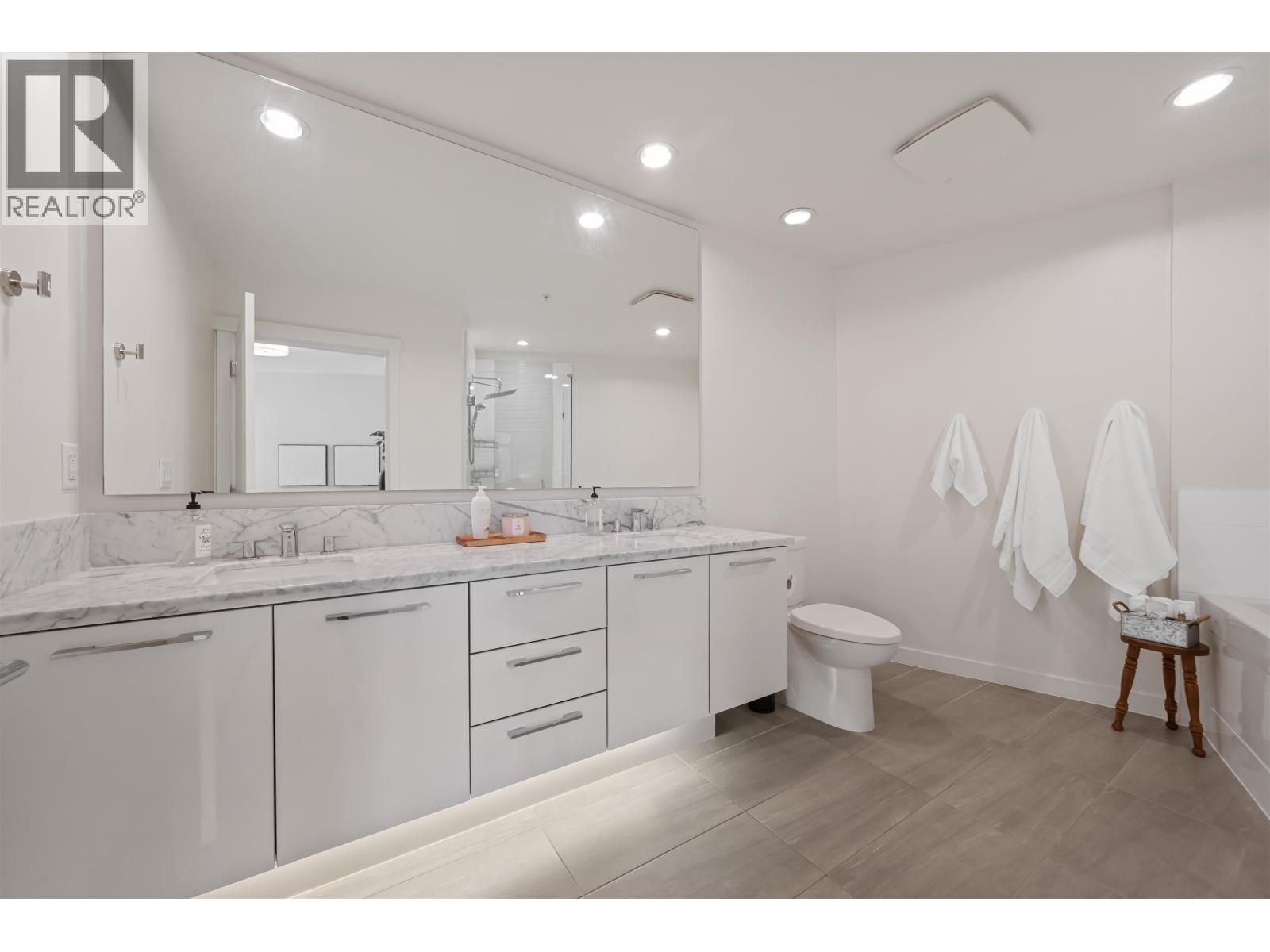 502 3263 Pierview Crescent, Vancouver, British Columbia  V5S 0C3 - Photo 16 - R3126345