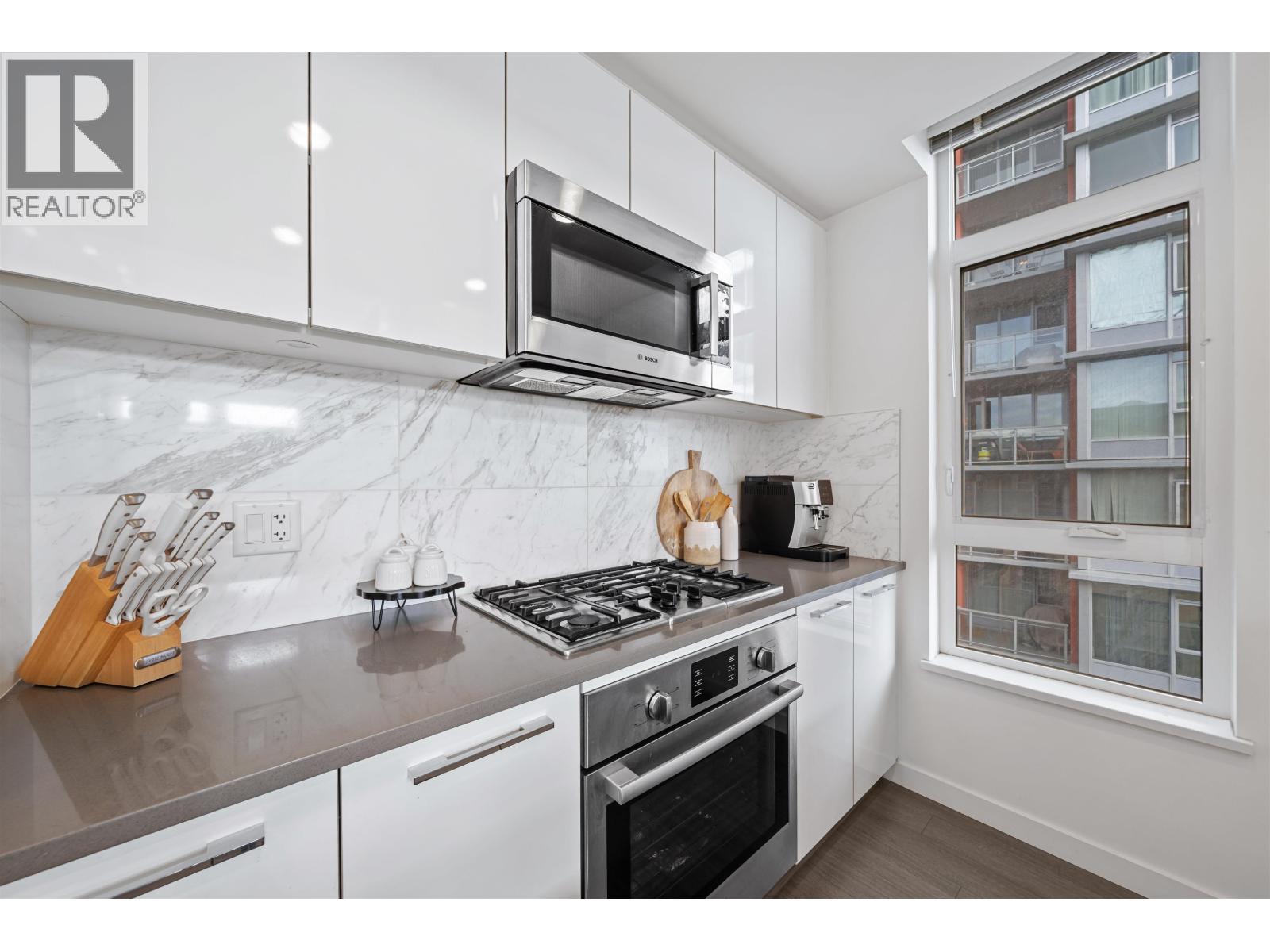 502 3263 Pierview Crescent, Vancouver, British Columbia  V5S 0C3 - Photo 9 - R3126345