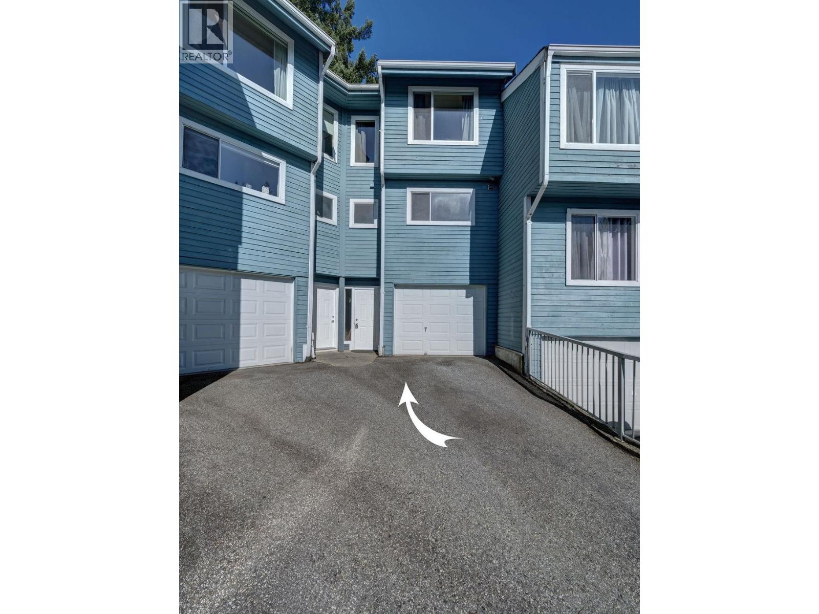 5 822 Gibsons Way, Gibsons, British Columbia  V0N 1V7 - Photo 3 - R3126354