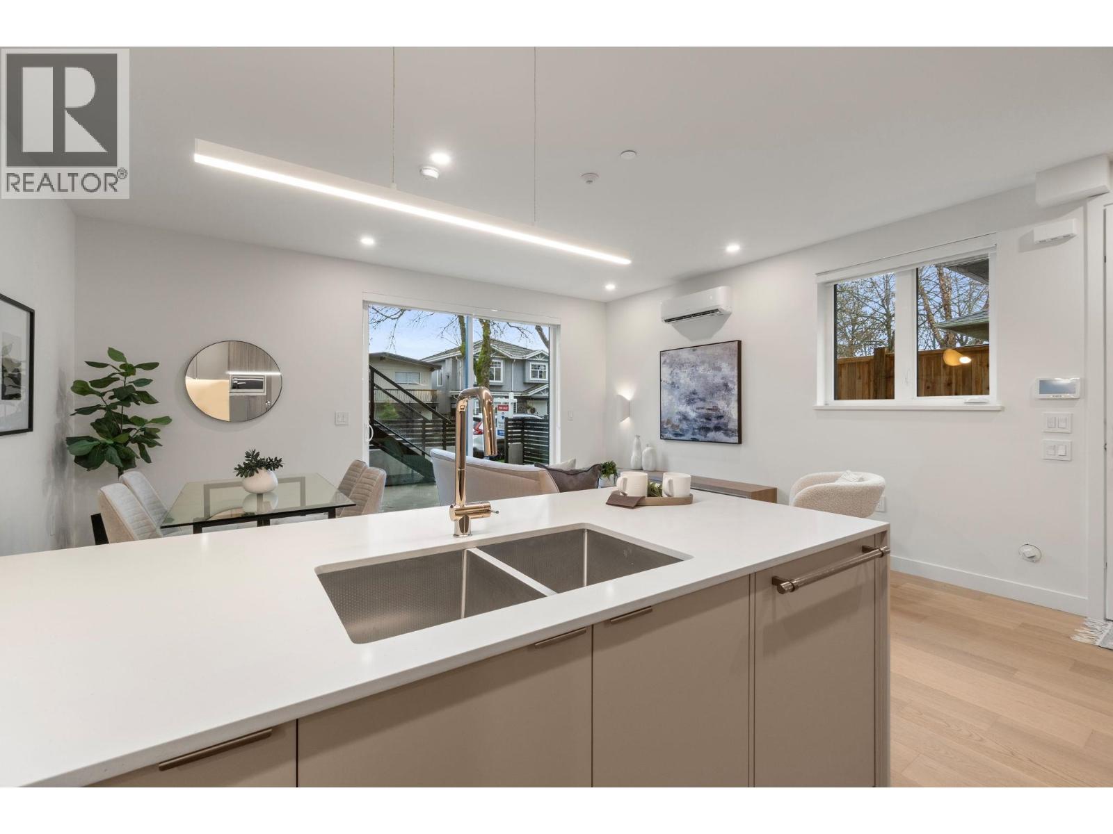 4 4963 Chester Street, Vancouver, British Columbia  V5W 3A7 - Photo 5 - R3126357