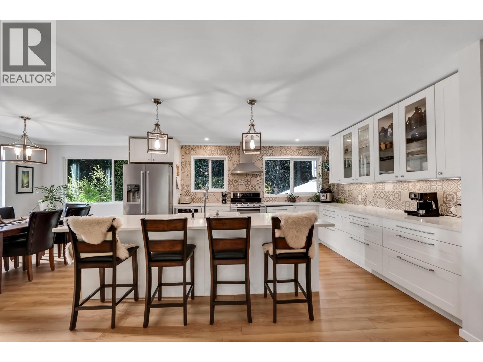 2572 The Boulevard, Squamish, British Columbia V0N 1T0 - Photo 4 - R3114145