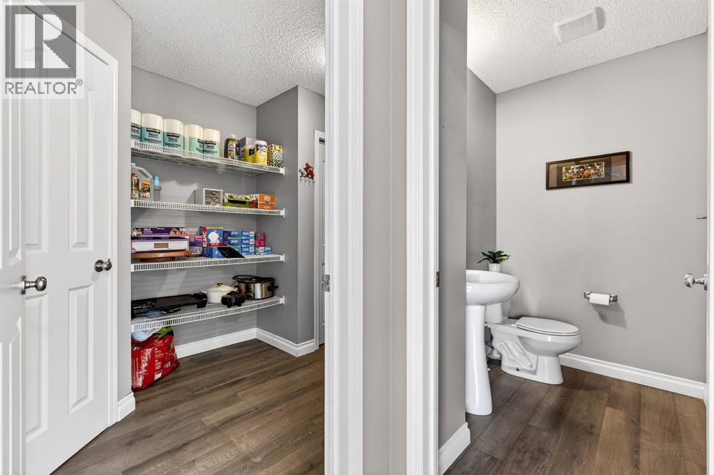 35 Crestmont Drive SW, Calgary, Alberta  T3B 5X7 - Photo 19 - A2310292