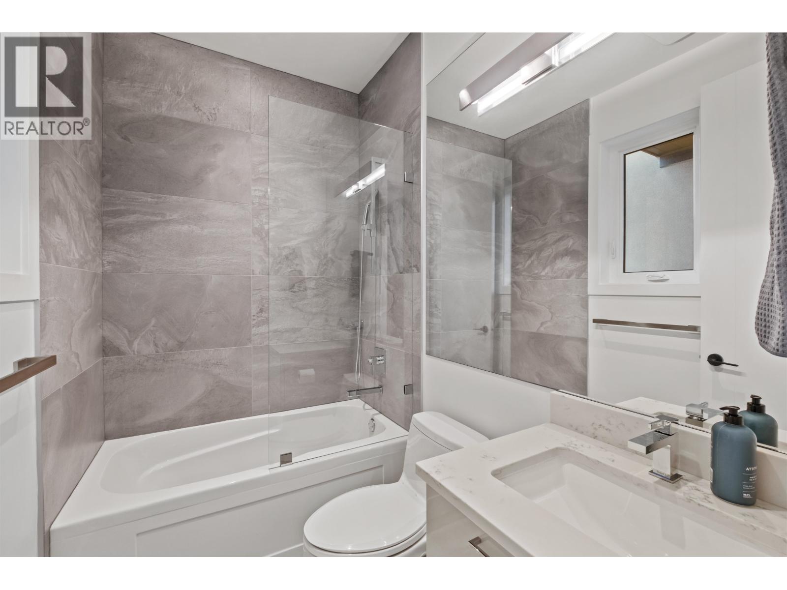 920 Melbourne Avenue, North Vancouver, British Columbia  V7R 1N7 - Photo 23 - R3126371