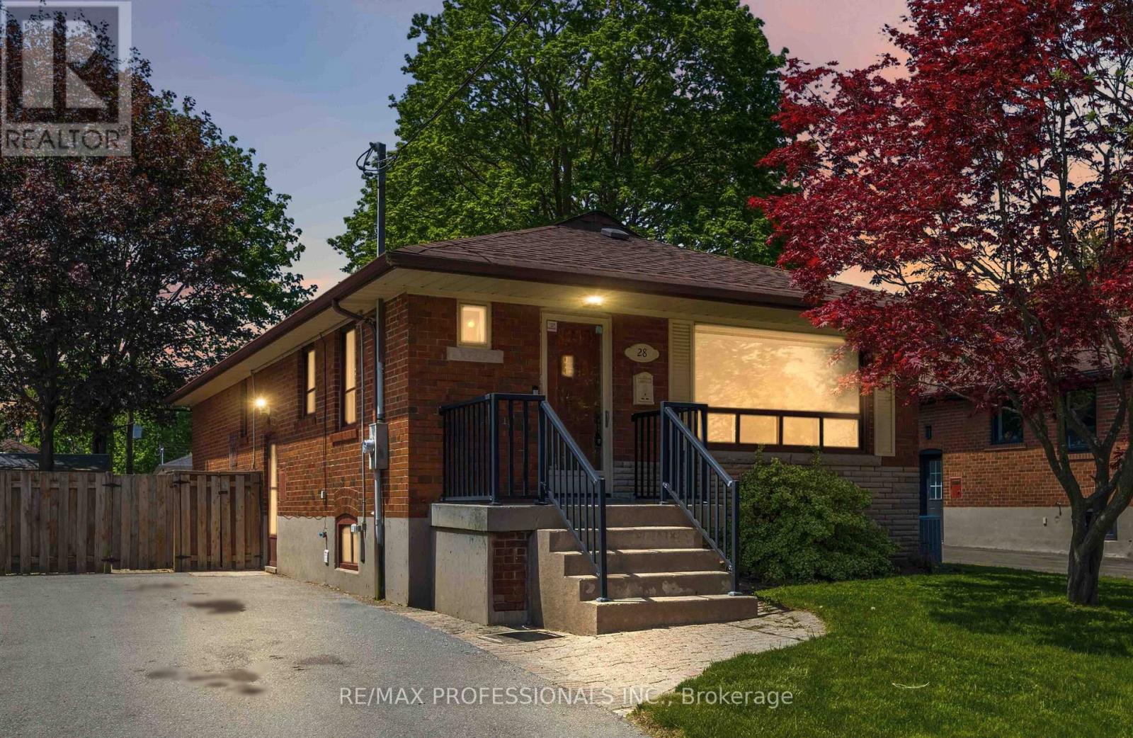 28 CHANDLER DRIVE, Toronto, Ontario