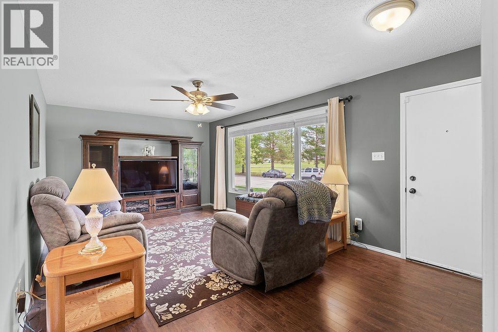3731 50 Avenue, Innisfail, Alberta  T4G 1J2 - Photo 10 - A2312339