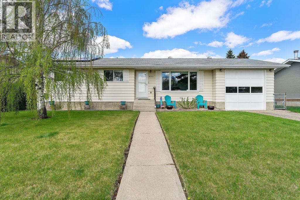 3731 50 Avenue, Innisfail, Alberta  T4G 1J2 - Photo 1 - A2312339