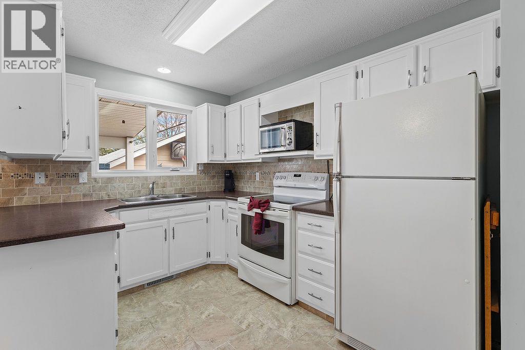 3731 50 Avenue, Innisfail, Alberta  T4G 1J2 - Photo 14 - A2312339