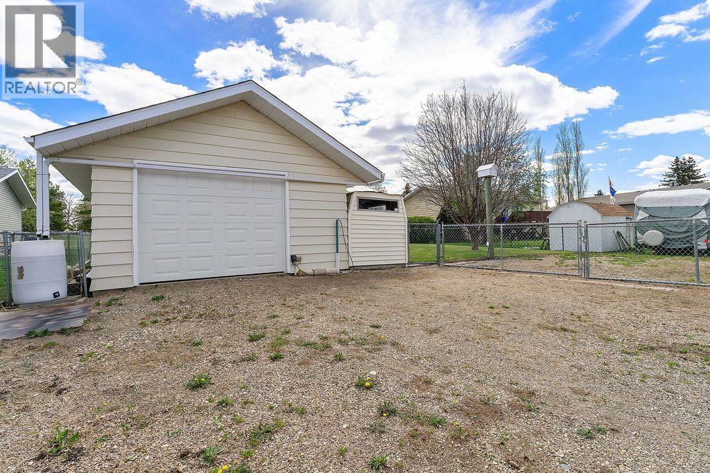 3731 50 Avenue, Innisfail, Alberta  T4G 1J2 - Photo 43 - A2312339