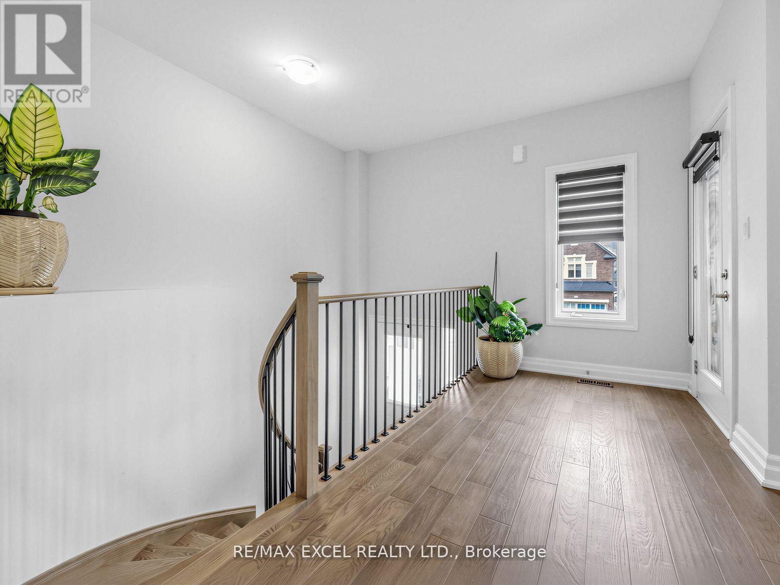 1454 Stovell Crescent, Innisfil, Ontario  L0L 1W0 - Photo 3 - N13157100