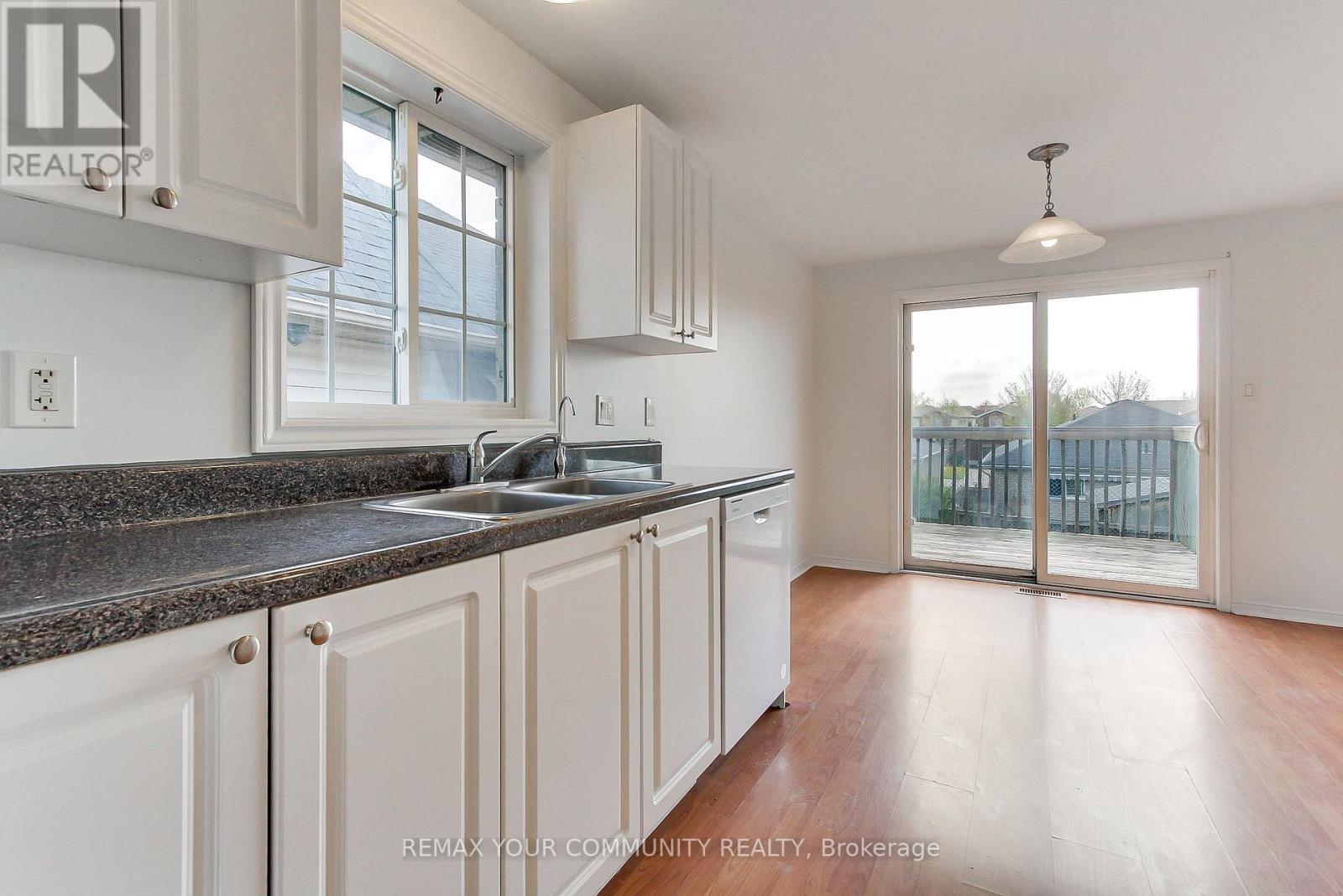 Main - 72 Ambler Bay, Barrie, Ontario  L4M 7A6 - Photo 12 - S13157044