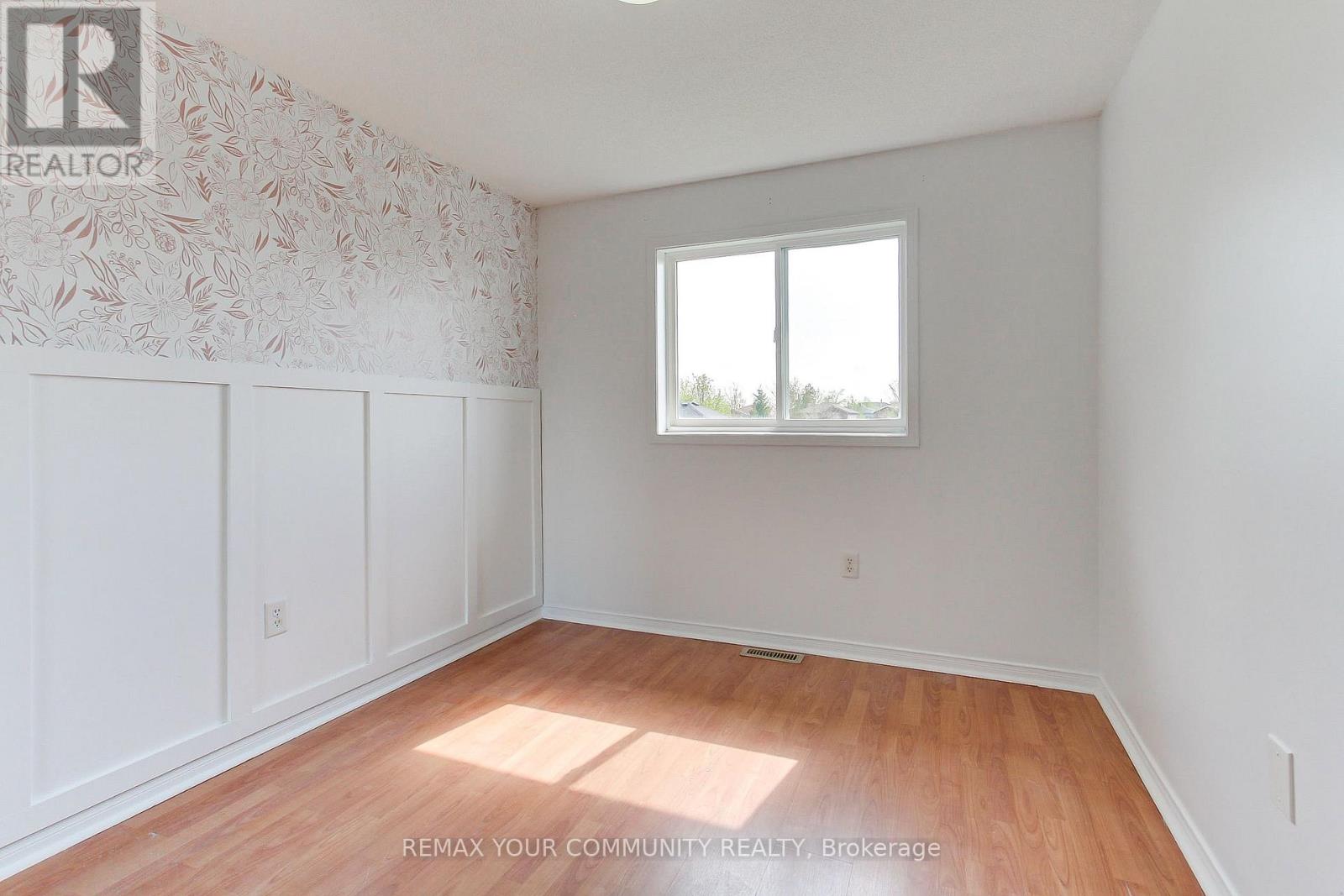 Main - 72 Ambler Bay, Barrie, Ontario  L4M 7A6 - Photo 19 - S13157044